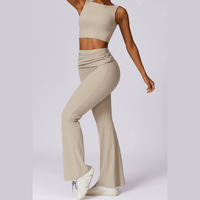 Conjunto elegante de top cuadrado y falda acampanada - Vainilla