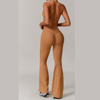 Completo leggings svasati con reggiseno sportivo ELINA Comfy - Caramello