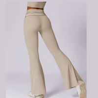 Расклешенный низ элегантного стиля – ваниль