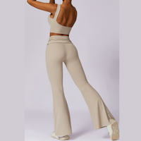 Conjunto elegante de top cuadrado y falda acampanada - Vainilla