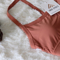 Top rojo de arcilla en forma de T