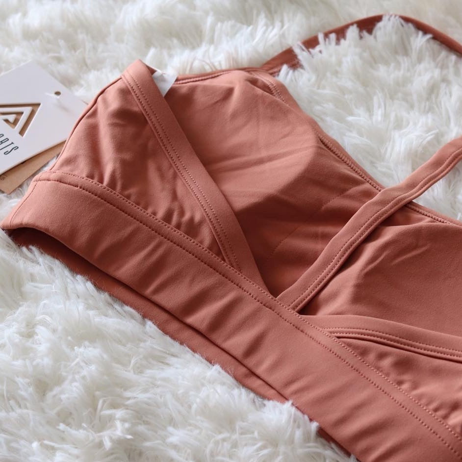 Top rojo de arcilla en forma de T